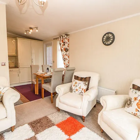 10 Poppy * Richmond (North Yorkshire)